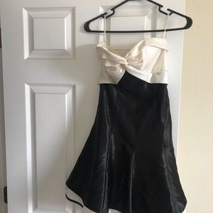Cute evening dress black & white.